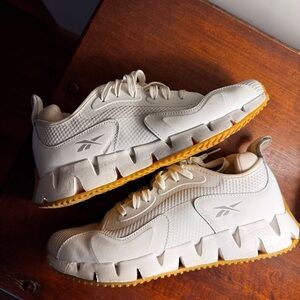 Reebok Women’s White Sneakers with Tan Soles Zig Dynamica STR gum bottom